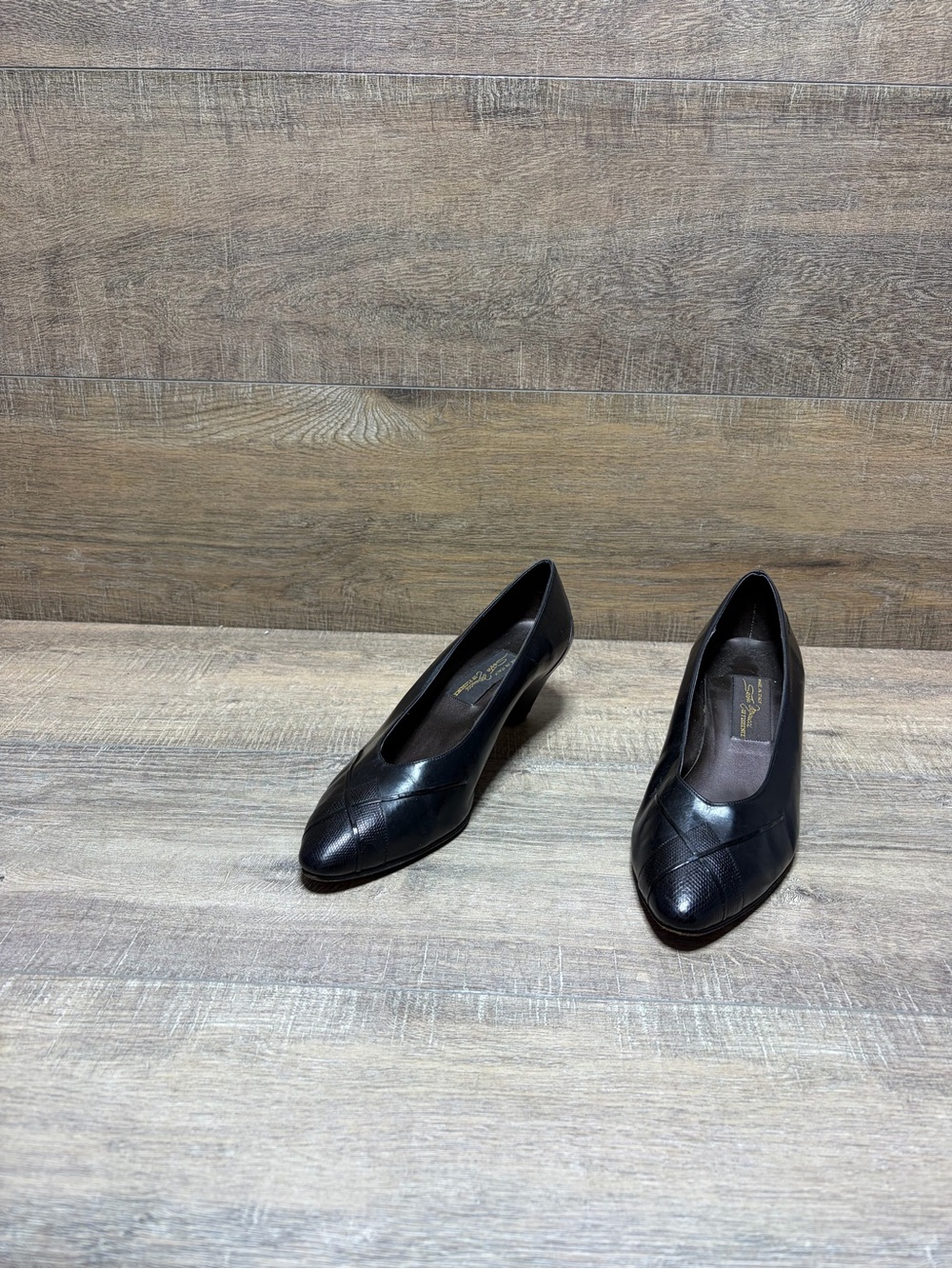 Sesto Meucci Black Low Heel Pointed Toe Pumps